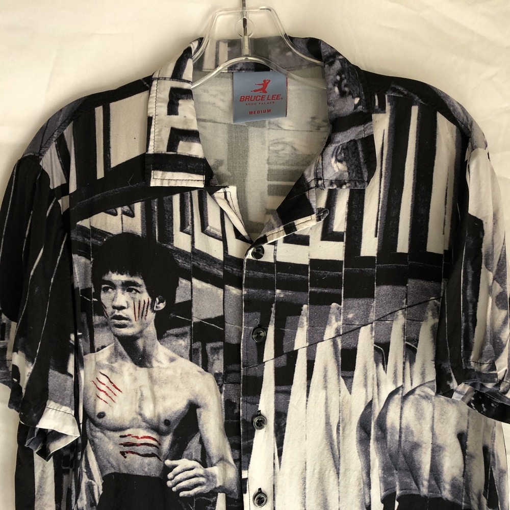 Bruce Lee Shirt Mens Medium Black Photo Graphic Rayon Short Sleeve Button Front - Picture 2 of 9